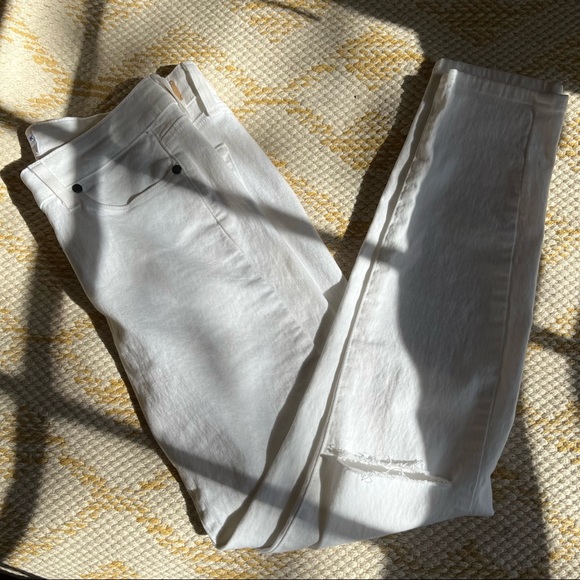 NWT PAIGE Verdugo Optic White Ankle Length, Distressed Skinnies - Picture 4 of 8